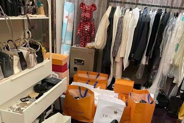 元宝山区回收一线品牌衣服